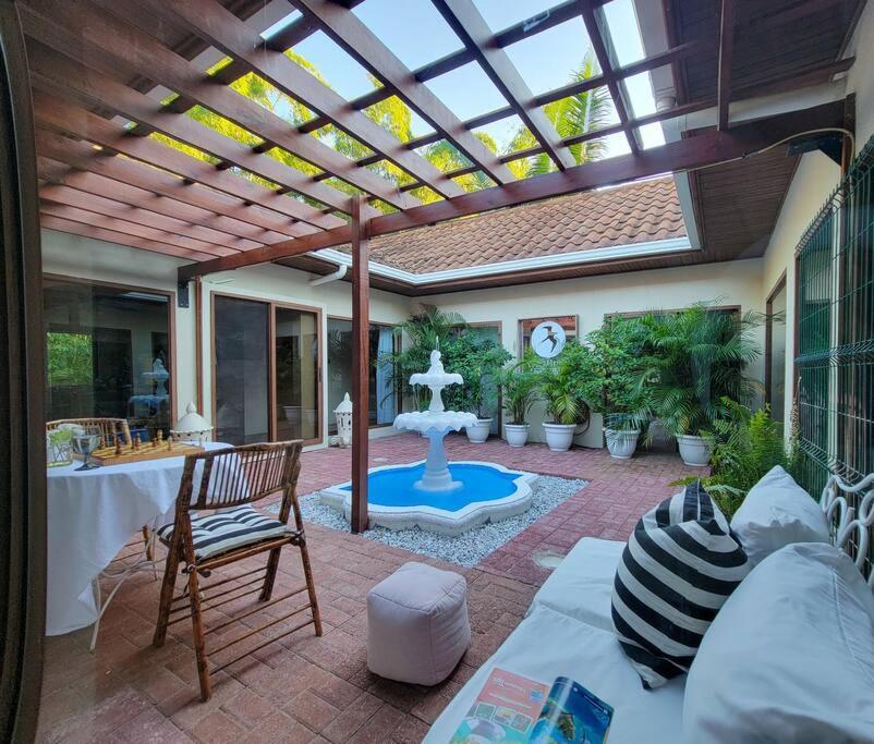 Vive Utila - Bed & Breakfast Extérieur photo