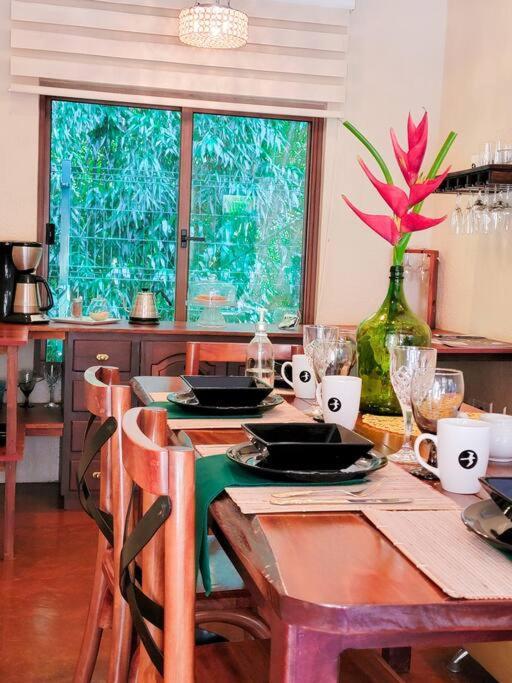 Vive Utila - Bed & Breakfast Extérieur photo