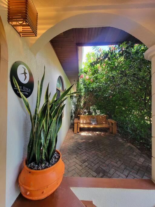 Vive Utila - Bed & Breakfast Extérieur photo
