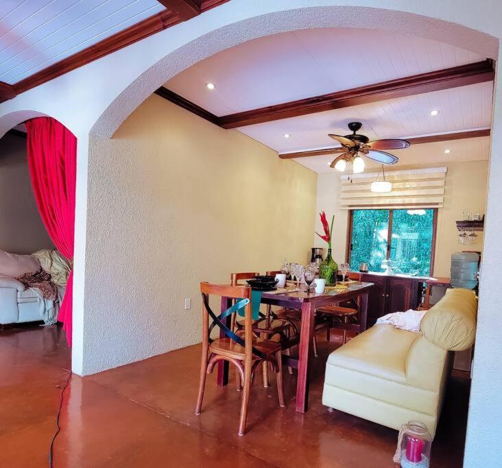 Vive Utila - Bed & Breakfast Extérieur photo