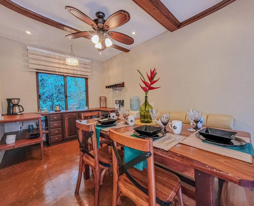 Vive Utila - Bed & Breakfast Extérieur photo