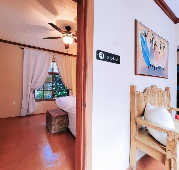 Vive Utila - Bed & Breakfast Extérieur photo